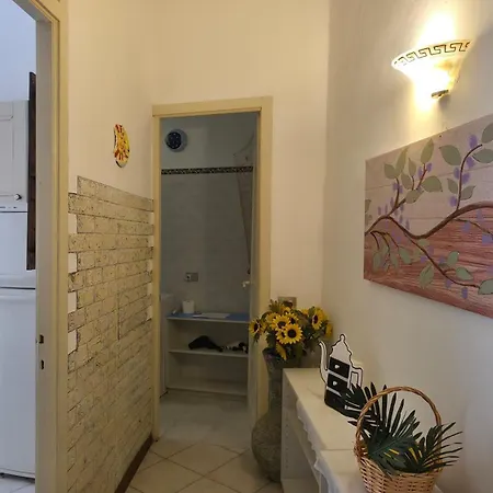 La Maison Des Caprices_ _stazione_5terre *